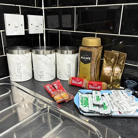 Cozy Flat, 7mins From Centre, Parking, Wifi & Netflix