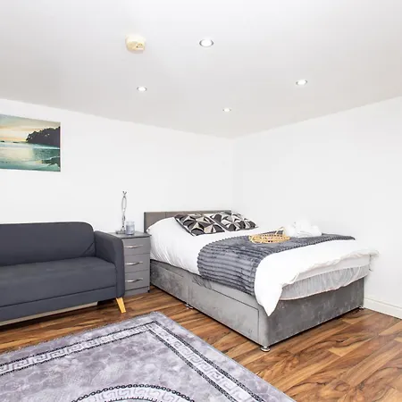 شقة Cozy Flat, 7mins From Centre, Parking, Wifi & Netflix ليدز