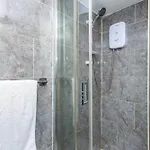 Cozy Flat, 7mins From Centre, Parking, Wifi & Netflix