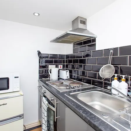 Cozy Flat, 7mins From Centre, Parking, Wifi & Netflix *