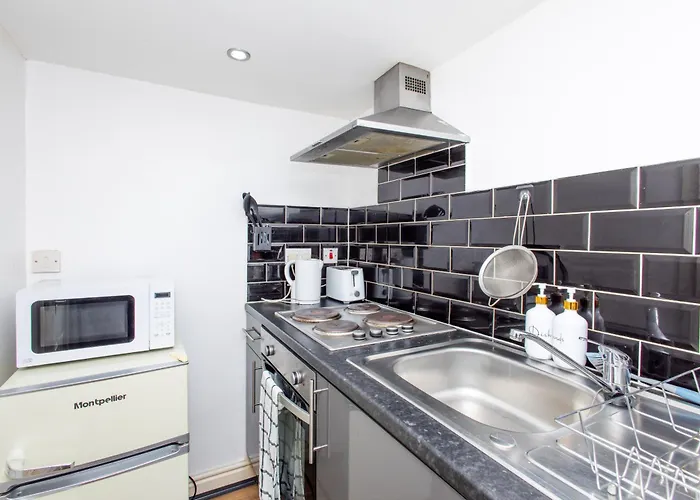 Cozy Flat, 7mins From Centre, Parking, Wifi & Netflix *