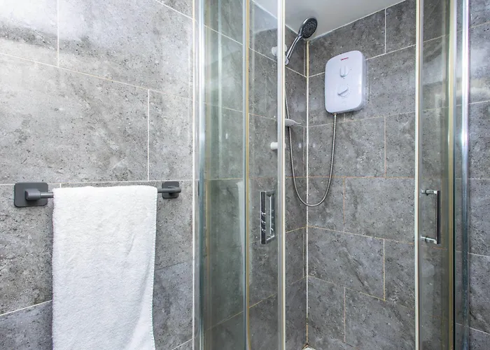 Cozy Flat, 7mins From Centre, Parking, Wifi & Netflix